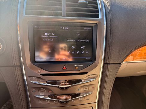 Used 2013 Lincoln MKX image 12