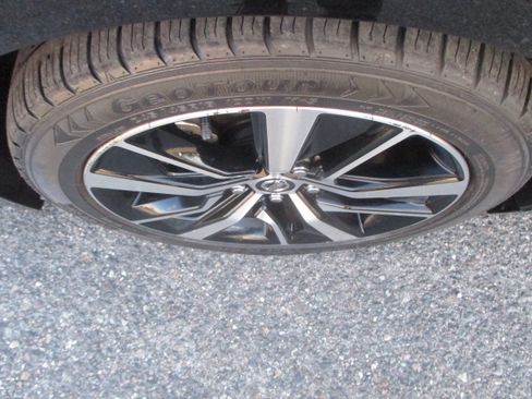 Used 2022 Nissan Maxima 3.5 SV image 17