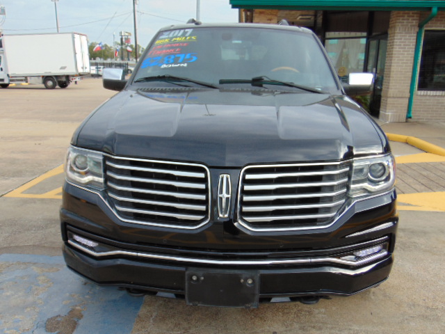 Used 2017 Lincoln Navigator L 4WD Reserve image 3