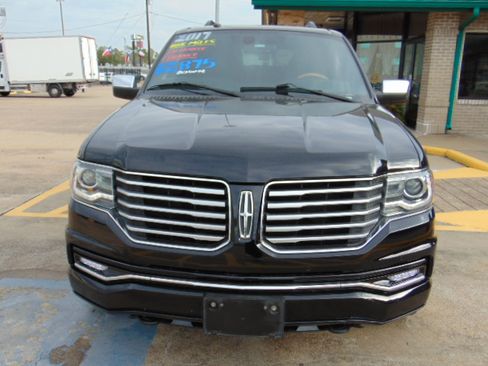 Used 2017 Lincoln Navigator L Reserve image 3