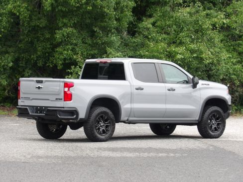 Used 2025 Chevrolet Silverado 1500 4x4 Crew Cab ZR2 image 10