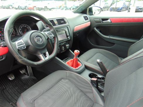 Used 2014 Volkswagen Jetta GLI Autobahn image 11