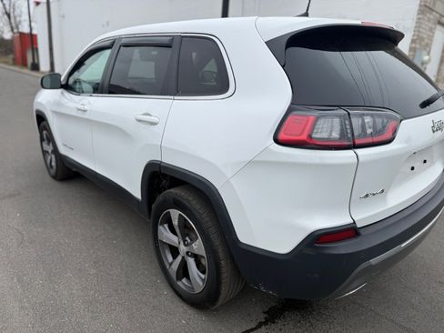 Used 2019 Jeep Cherokee Limited image 4