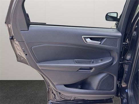 Used 2020 Ford Edge SE image 35