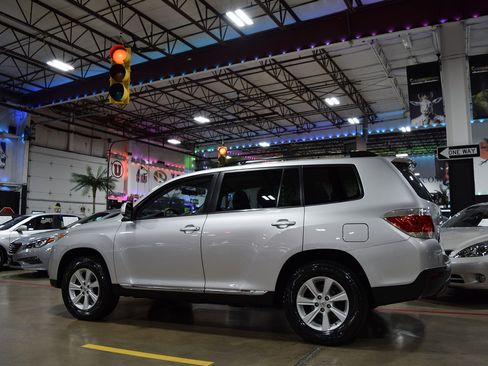 Used 2013 Toyota Highlander SE image 4