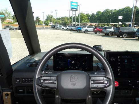 Used 2024 Chevrolet Brightdrop 600 AWD image 2
