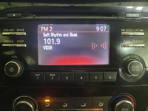 Used 2016 Nissan Rogue S FWD image 25