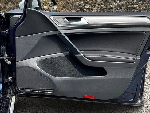 Used 2017 Volkswagen Golf Alltrack S image 21