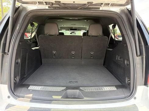 Used 2023 Chevrolet Suburban Premier AWD/4WD image 6