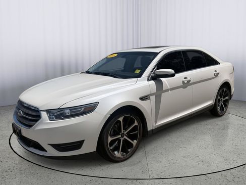 Used 2015 Ford Taurus SEL w/ Equipment Group 201A FWD image 3