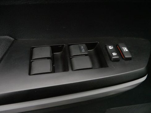 Used 2019 Toyota Tundra SR5 image 19