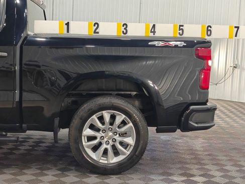 Used 2020 Chevrolet Silverado 1500 Custom w/ Custom Value Package AWD/4WD image 23