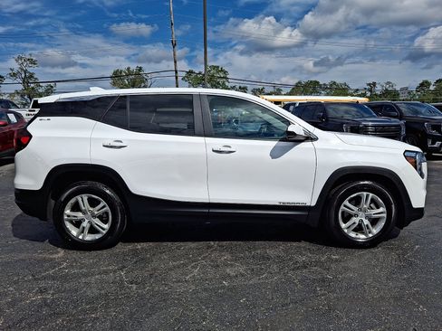 Used 2024 GMC Terrain SLE FWD image 7