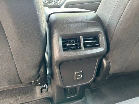 Used 2023 Chevrolet Equinox LT FWD image 40