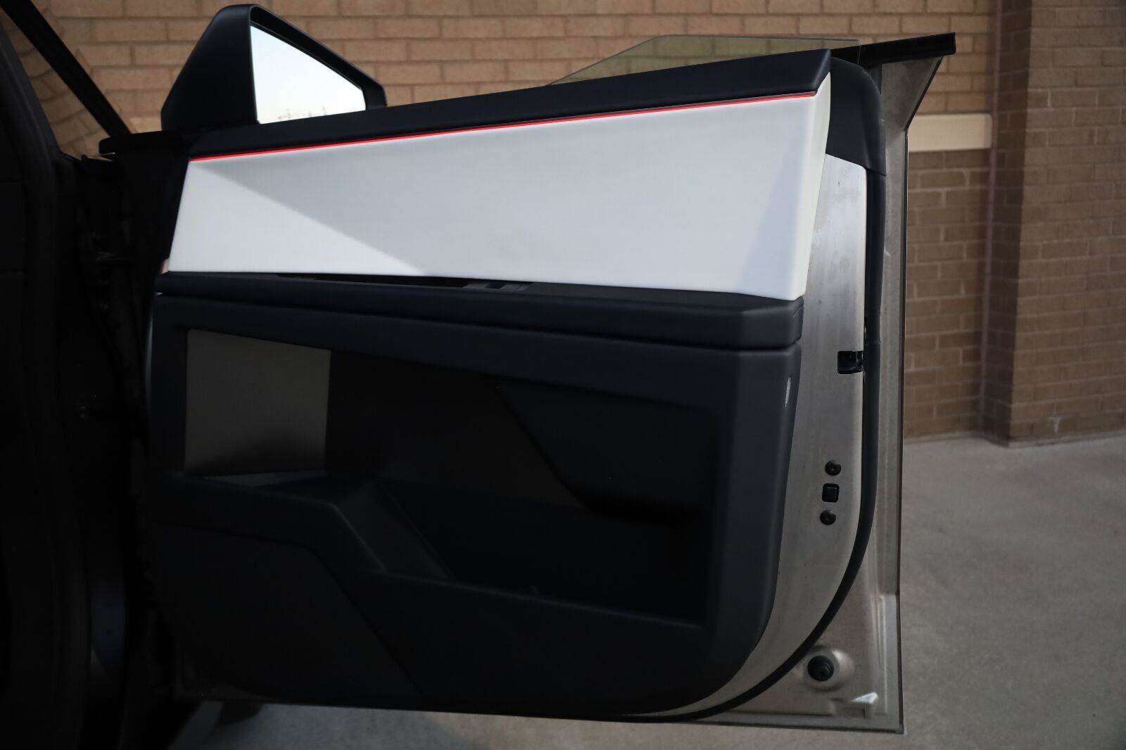 Used 2024 Tesla Cybertruck AWD Crew Cab image 27