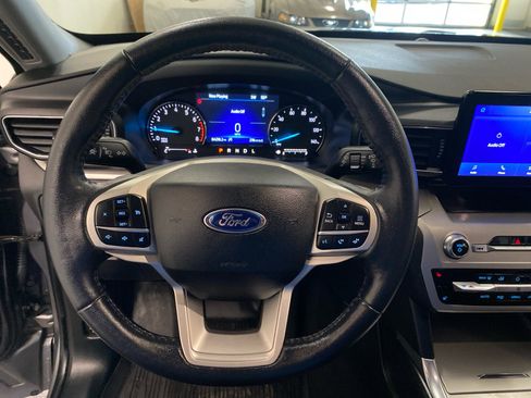 Used 2021 Ford Explorer XLT w/ Equipment Group 202A image 20