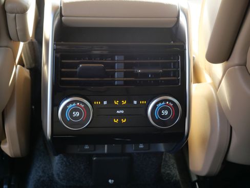 New 2026 Land Rover Range Rover Long Wheelbase SE AWD/4WD image 7