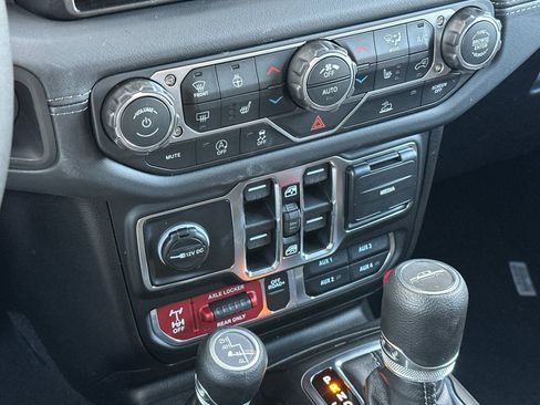 New 2026 Jeep Gladiator Mojave image 19