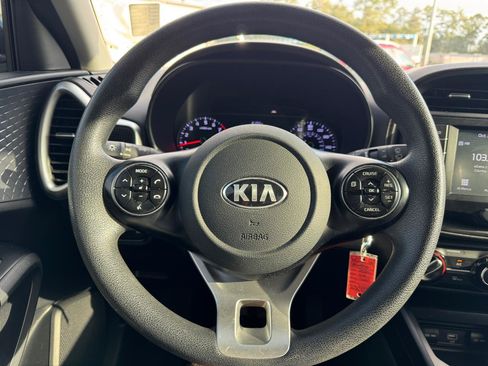 Used 2020 Kia Soul S FWD image 26