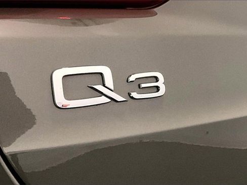 Used 2024 Audi Q3 2.0T Premium Plus image 32