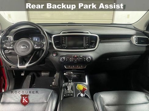 Used 2017 Kia Sorento LX w/ LX Convenience Package image 14
