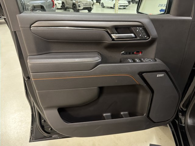 Used 2025 GMC Sierra 1500 AT4 w/ AT4 Premium Package AWD/4WD image 17