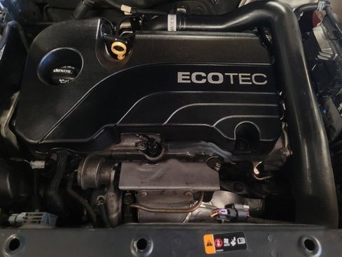 Used 2018 Chevrolet Equinox LS image 30