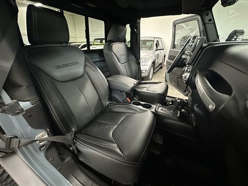 Used 2013 Jeep Wrangler Unlimited Rubicon AWD/4WD image 40