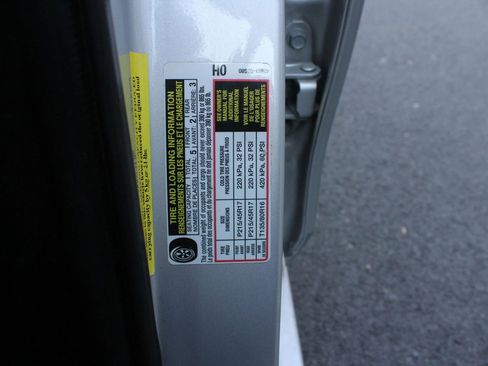 Used 2017 Toyota Corolla SE image 30