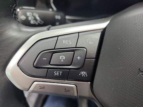 Used 2023 Volkswagen Jetta SE w/ Panoramic Sunroof Package FWD image 36
