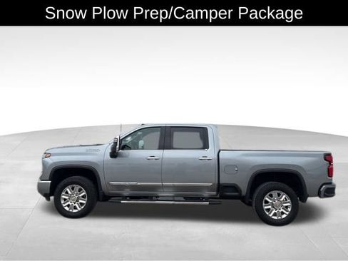 Used 2025 Chevrolet Silverado 2500 High Country image 5