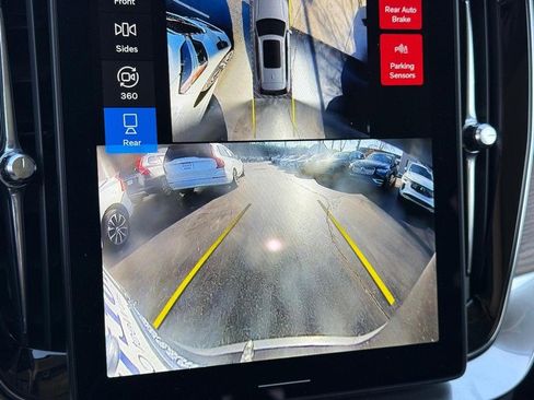 Used 2025 Volvo XC90 B6 Plus image 22