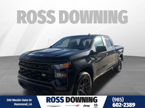 Used 2023 Chevrolet Silverado 1500 Custom image 1