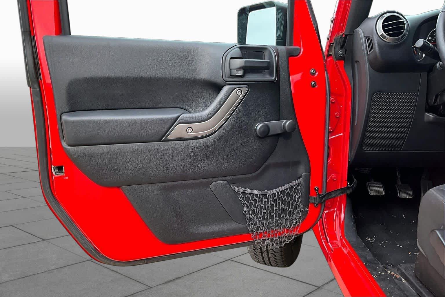 Used 2016 Jeep Wrangler Sport w/ Connectivity Group AWD/4WD image 23