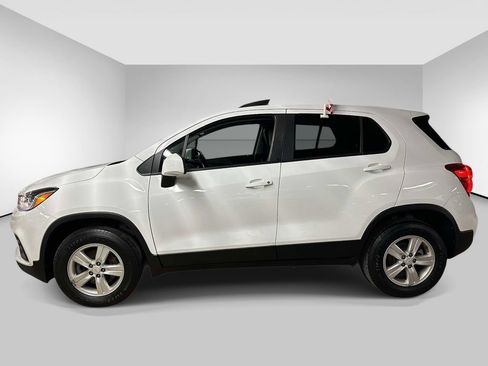 Used 2021 Chevrolet Trax LT AWD/4WD image 2