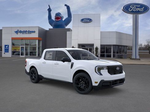 New 2025 Ford Maverick Lariat w/ Black Appearance Package image 7