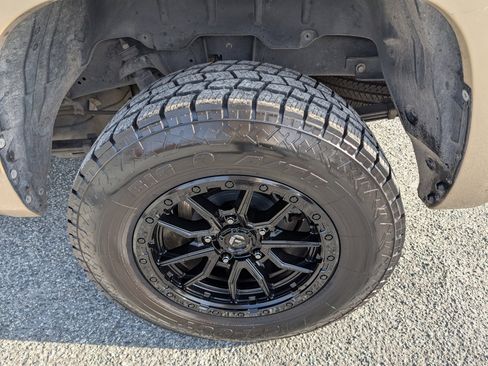 Used 2017 Toyota Tundra SR5 image 8