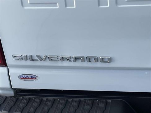 Used 2023 Chevrolet Silverado 2500 Custom w/ Custom Convenience Package image 8