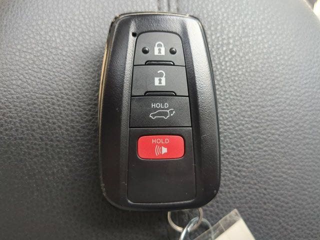 Used 2021 Toyota RAV4 XLE Premium AWD/4WD image 27