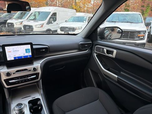 Used 2022 Ford Explorer XLT image 14