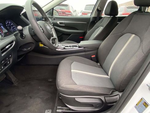 Used 2021 Hyundai Sonata SE w/ Preferred Accessory Package image 13