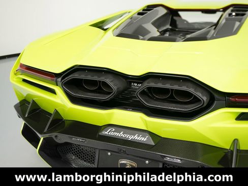 Used 2025 Lamborghini Revuelto Base image 52