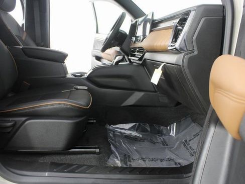 New 2026 GMC Canyon AT4 image 19