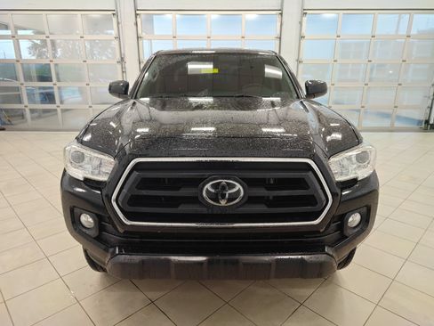 Used 2021 Toyota Tacoma SR5 AWD/4WD image 8