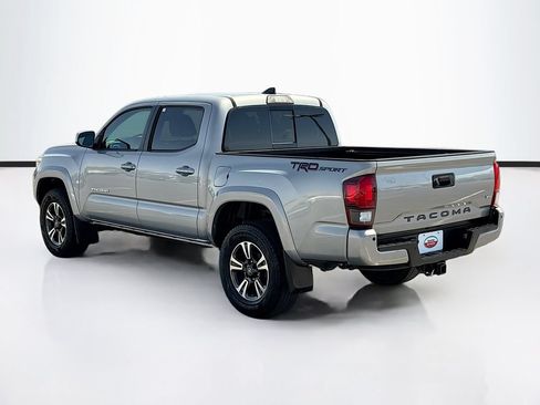 Used 2019 Toyota Tacoma TRD Sport w/ Technology Package RWD image 7