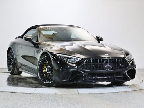 Used 2022 Mercedes-Benz SL 55 AMG 4MATIC w/ Driver Assistance Package image 2