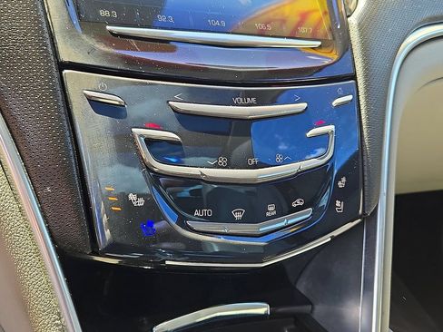 Used 2013 Cadillac XTS Premium FWD image 18