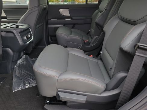 New 2025 Ford Expedition Active image 10