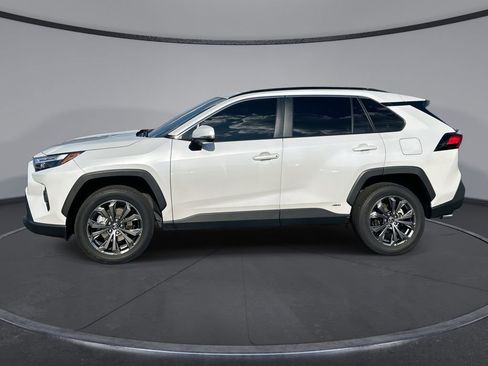 Used 2023 Toyota RAV4 XLE Premium AWD/4WD image 15