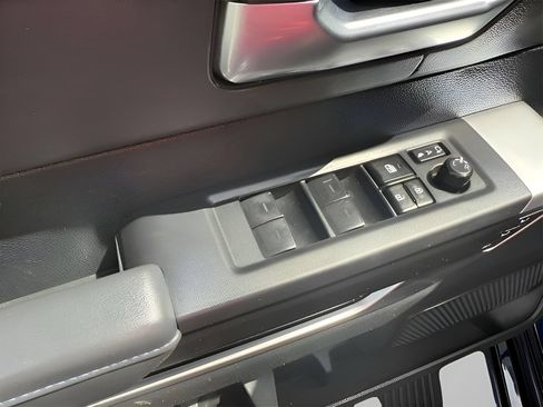 Used 2023 Toyota Sequoia Platinum AWD/4WD image 19